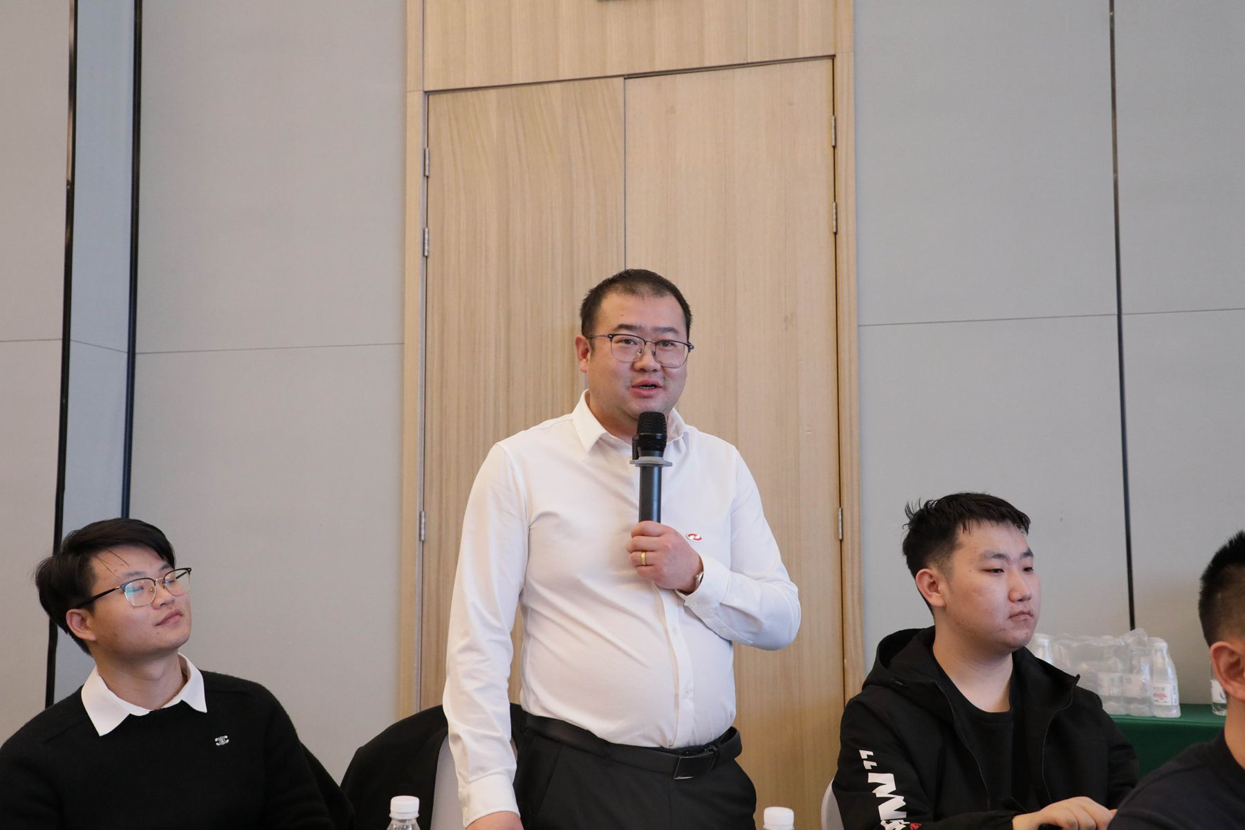 250108图12 王兵.JPG